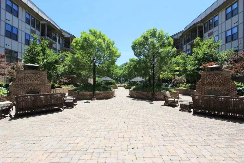 Courtyard.Fireplaces