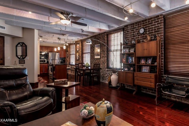 Crown-Court-Condominiums-333806693