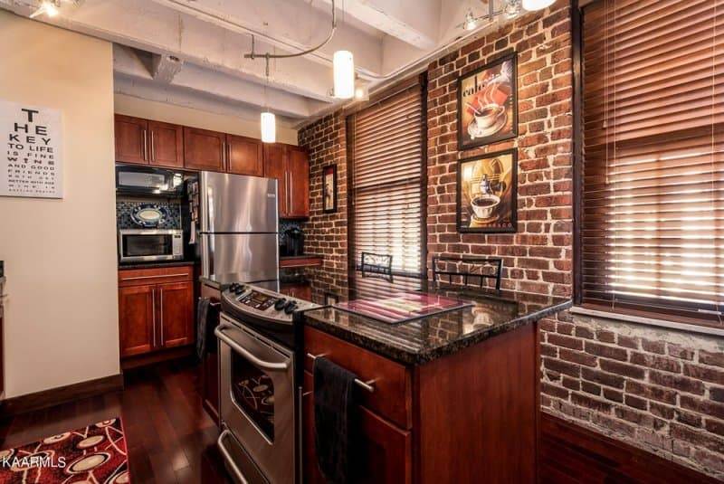 Crown-Court-Condominiums-338971252