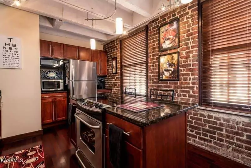 Crown-Court-Condominiums-338971252