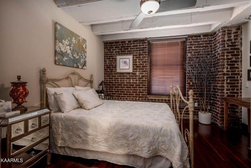 Crown-Court-Condominiums-354519660