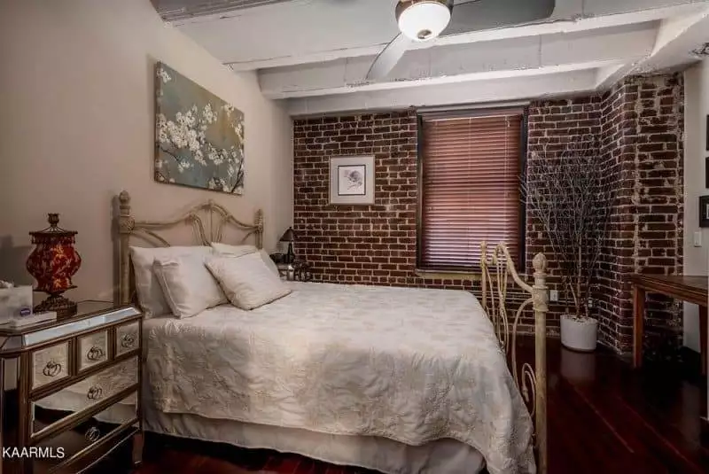 Crown-Court-Condominiums-354519660