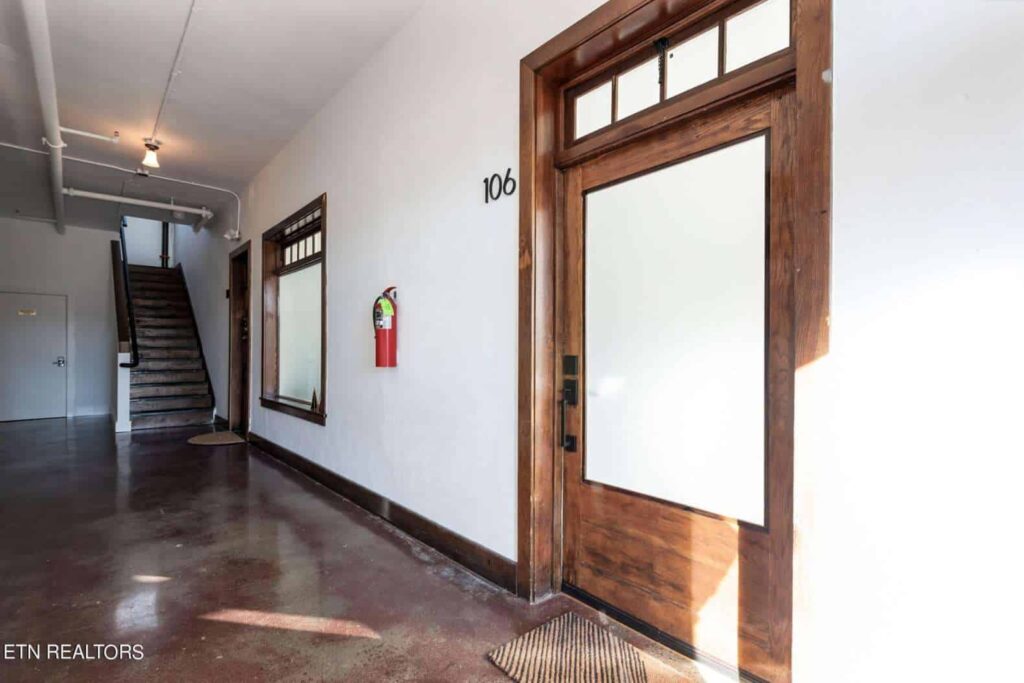 Fairmont-Flats-106-555690860