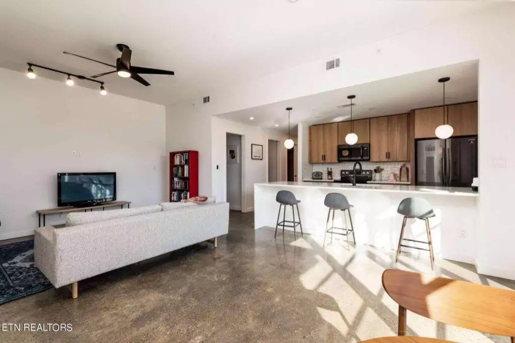 Fairmont-Flats-106-603897480