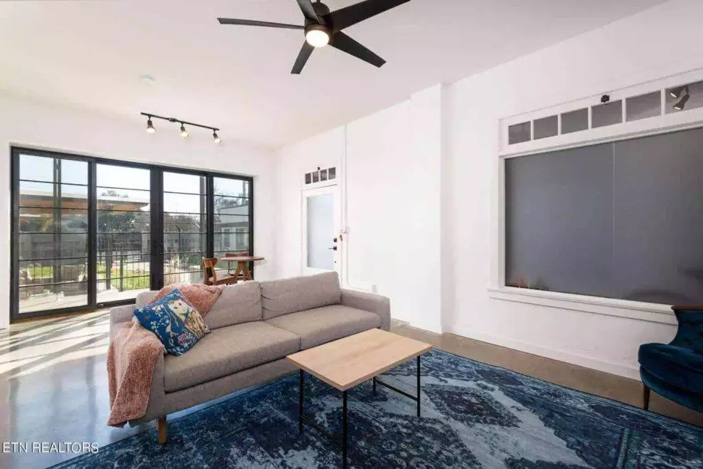 Fairmont-Flats-106-611510370