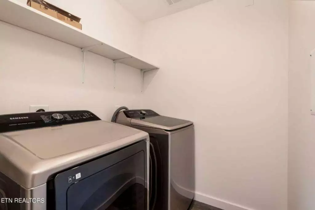 Fairmont-Flats-106-643739371