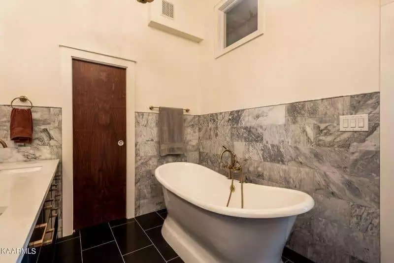 Gallery-Lofts-402-646170027