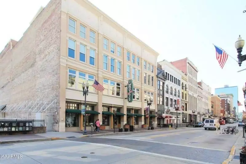 Gallery-Lofts-402-739976210
