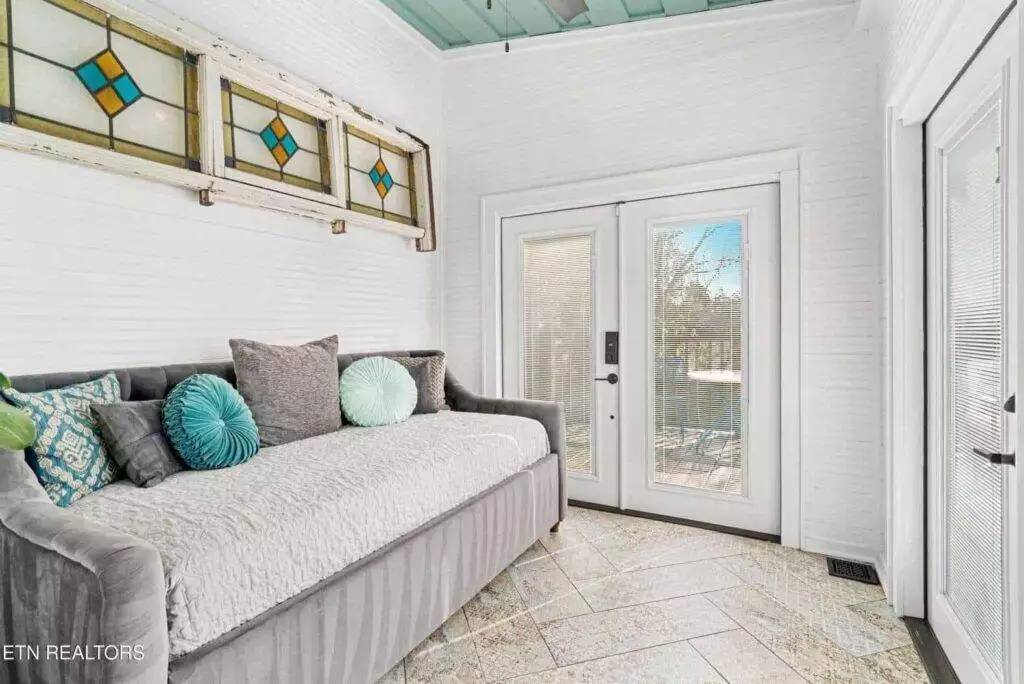 Montclair-5043551270