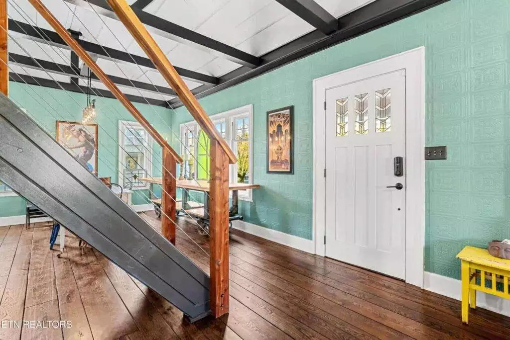 Montclair-5625305407