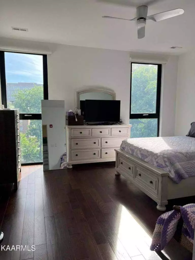 Overlook-301-9142857681283
