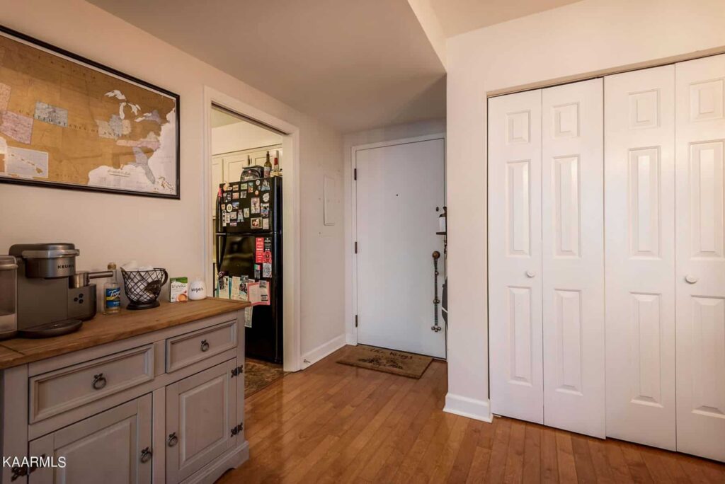 Pembroke-303-105759697