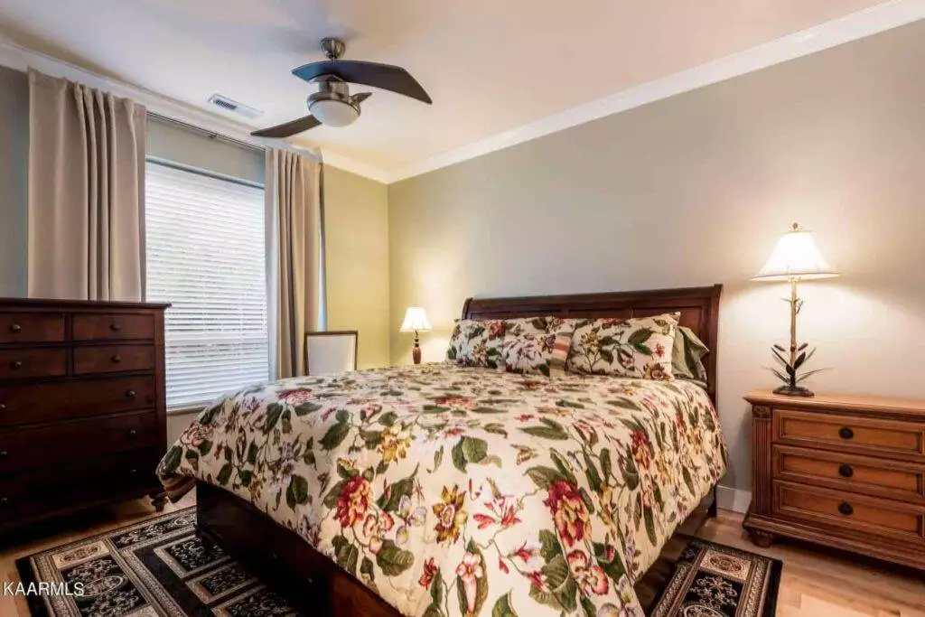 Pembroke-603-613253344