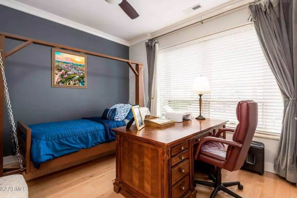 Pembroke-603-620884088