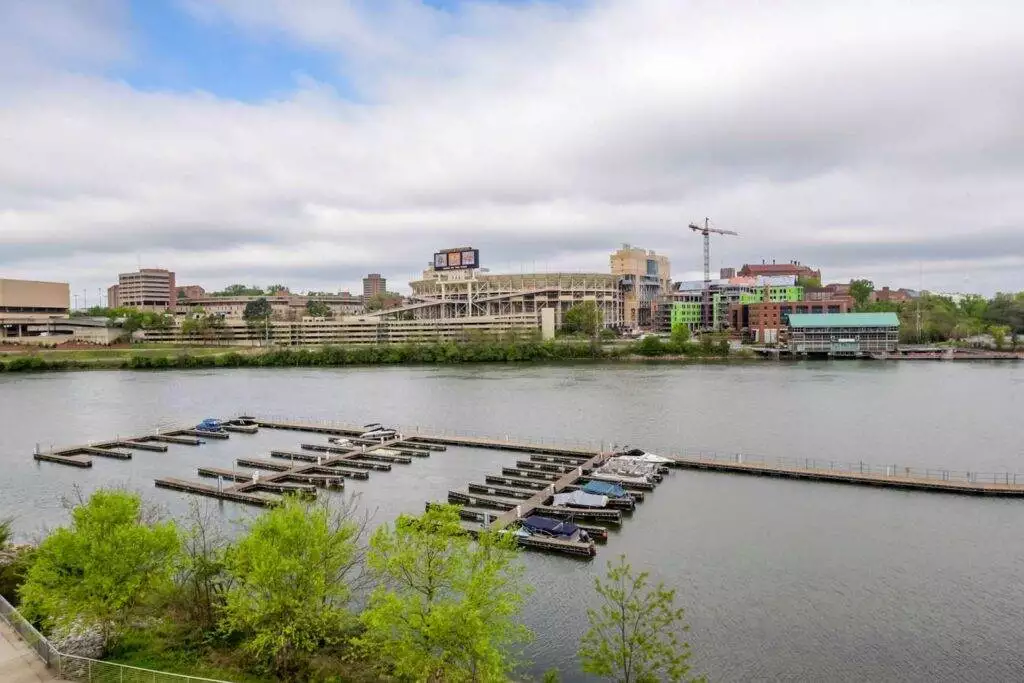 Riverwalk-215_122