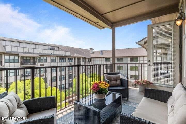 Riverwalk-526-165328047166