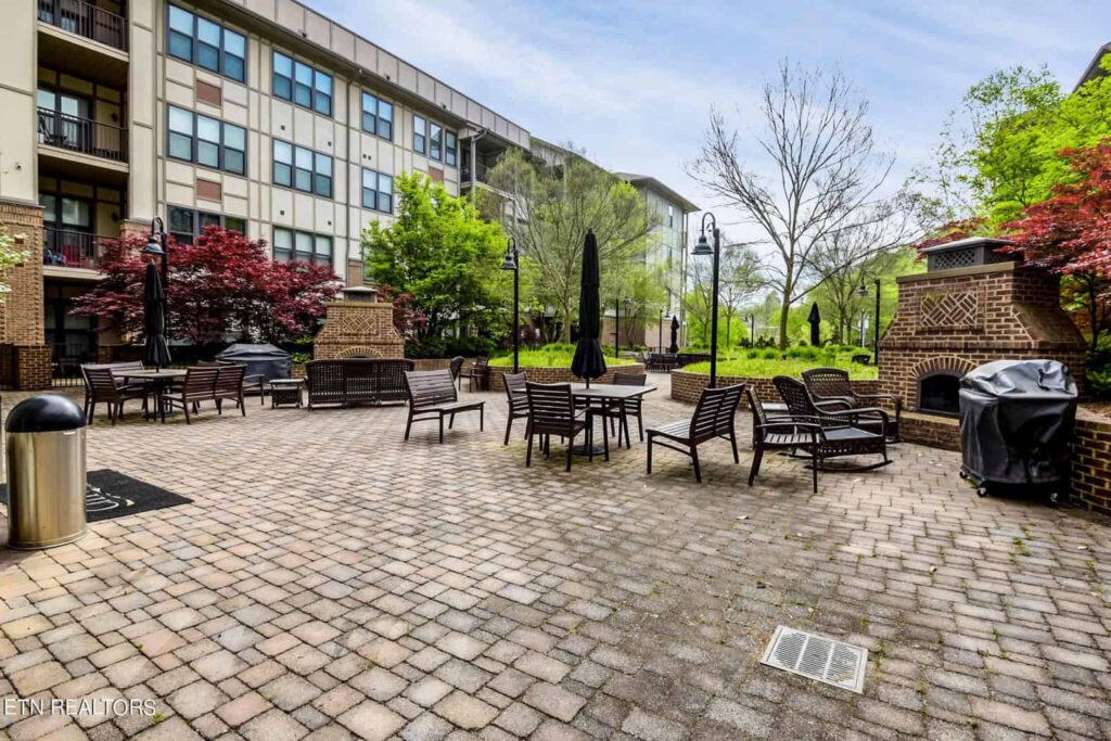 Riverwalk-526-174446066595