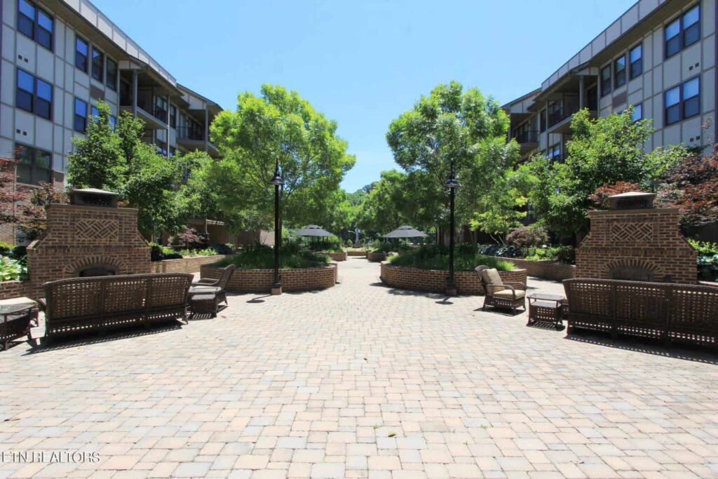 Riverwalk-526-174649907645