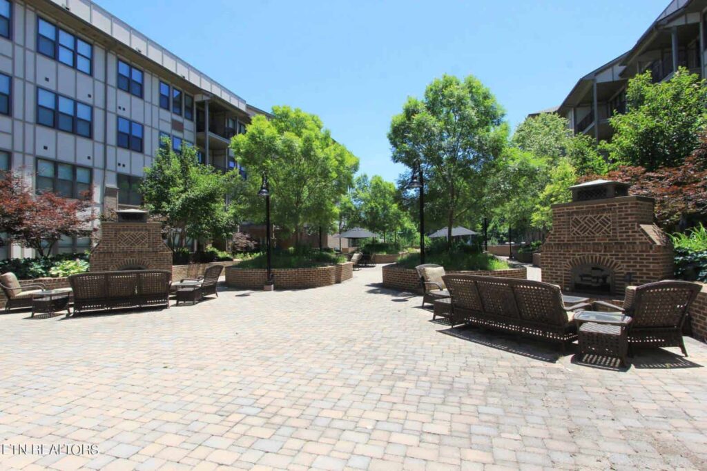 Riverwalk-526-174653647266