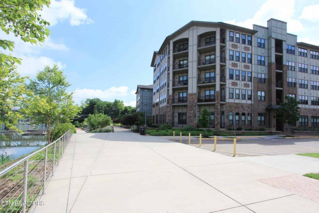 Riverwalk-526-174705426177