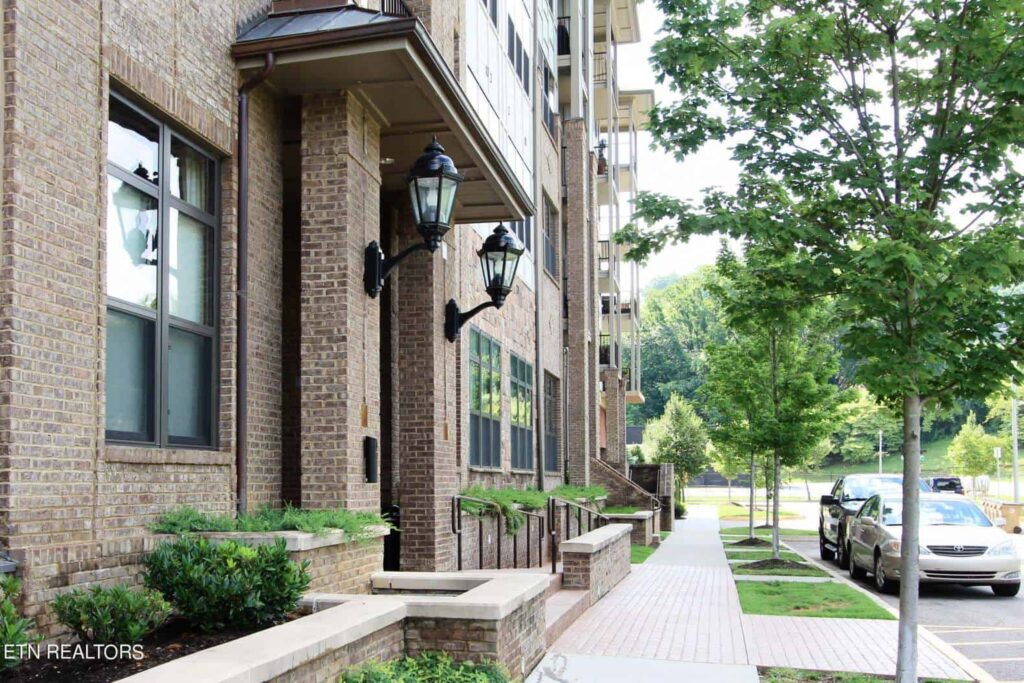 Riverwalk-526-174718028863