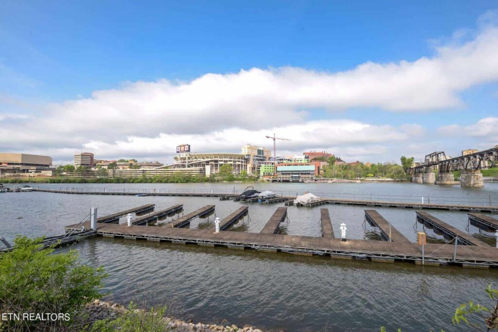 Riverwalk-526-174725718934