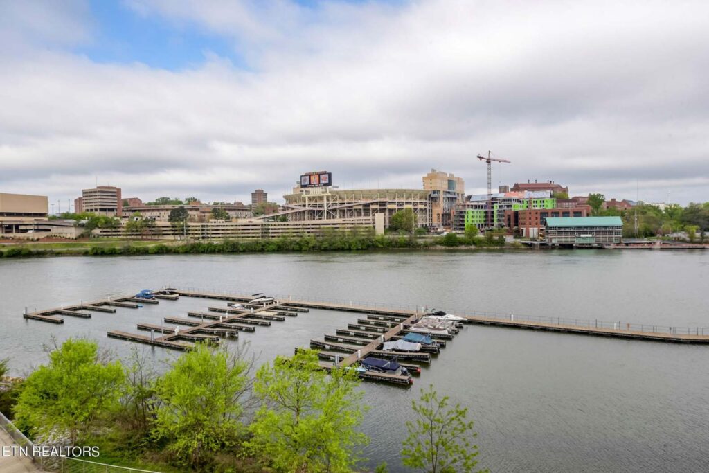 Riverwalk-526-174729296422