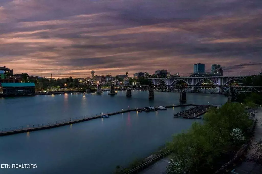 Riverwalk-526-174732530735