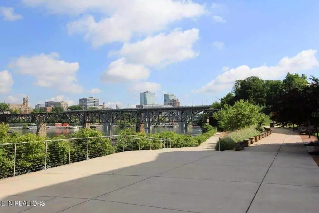 Riverwalk-526-174755884791