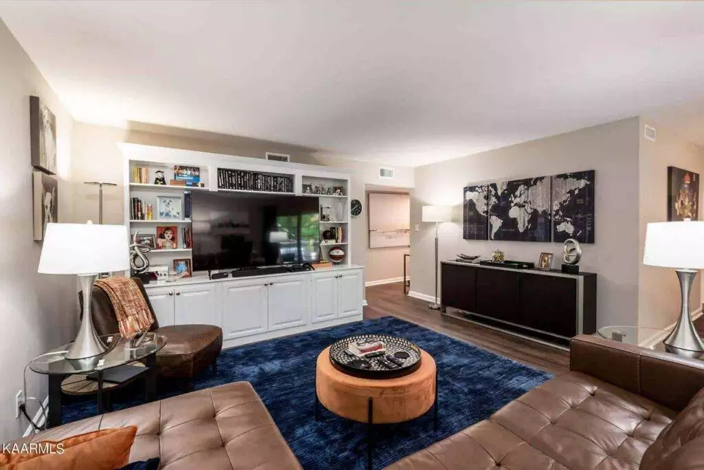 Sequoyah-Square-Condominiums-520-232031937050