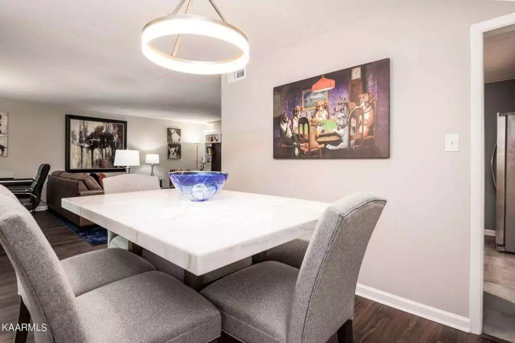 Sequoyah-Square-Condominiums-520-232041421831